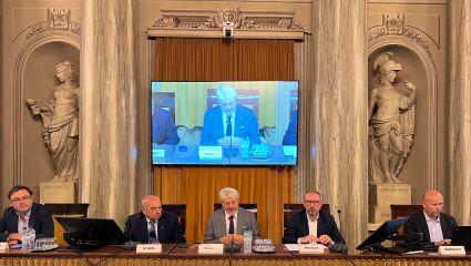 Consiglio camerale in sala maggiore della Camera di commercio 